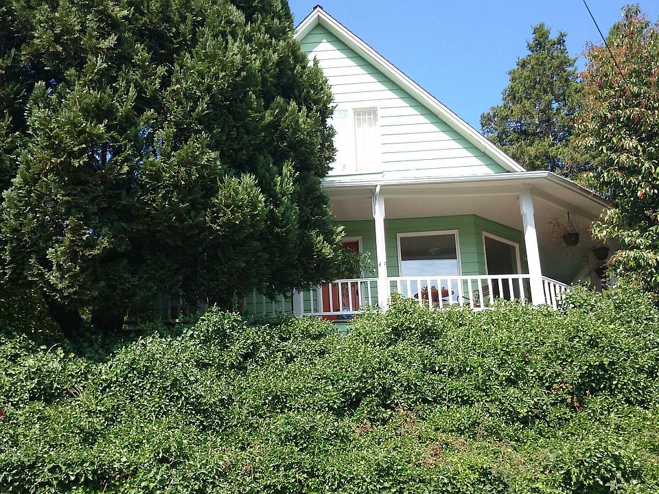 2nd image of 2112 NE 55th St