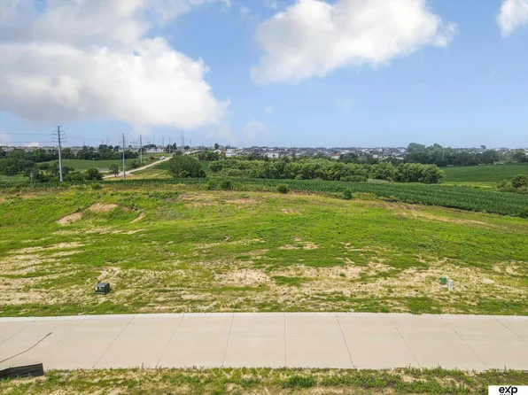 5404 N 199th St, Elkhorn, NE 68022