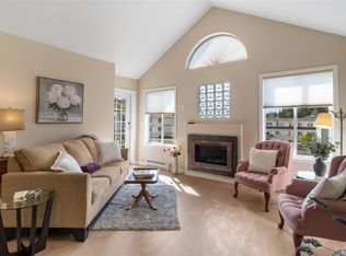275 1st St #403, Duncan, BC V9L 1R3