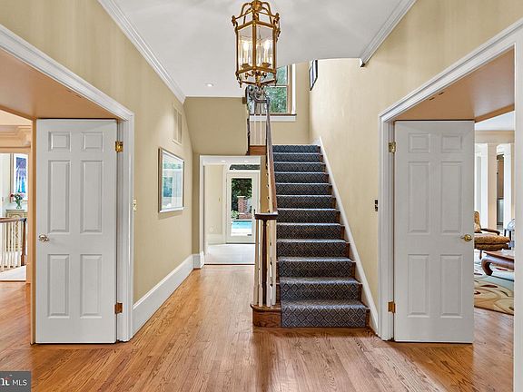 4th image of 6707 Lupine Ln