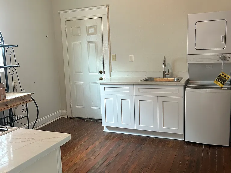 1204 Bartholomew St #A — Photo 4
