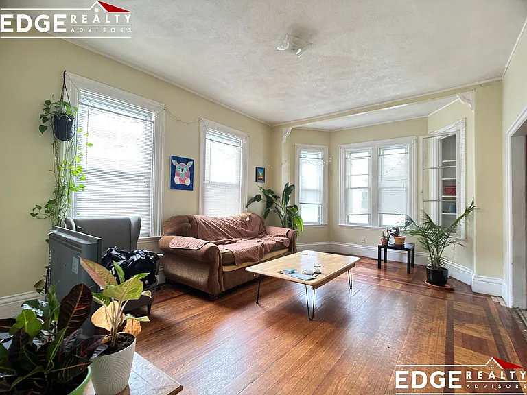 63 Nonantum St #1 — Photo 6