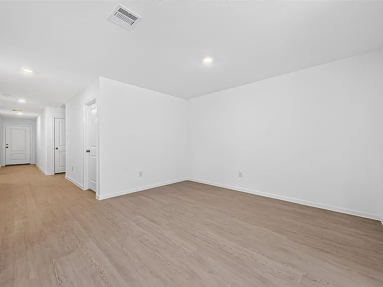 25568 Rose Creek Dr — Photo 10