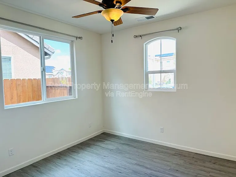 7605 E Giavanna Ave — Photo 6