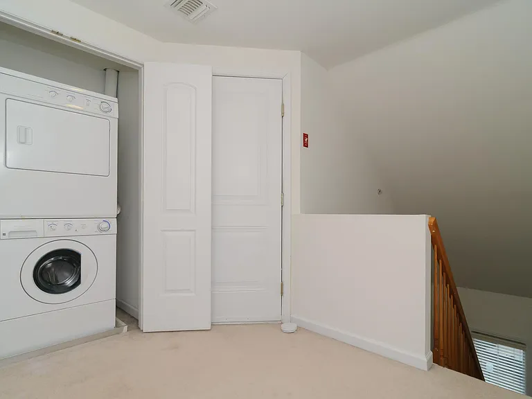 330 Maple Ave #4 — Photo 15