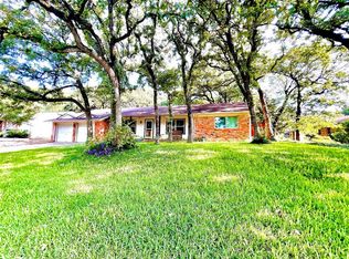 613 Hurst Dr, Bedford, TX 76022