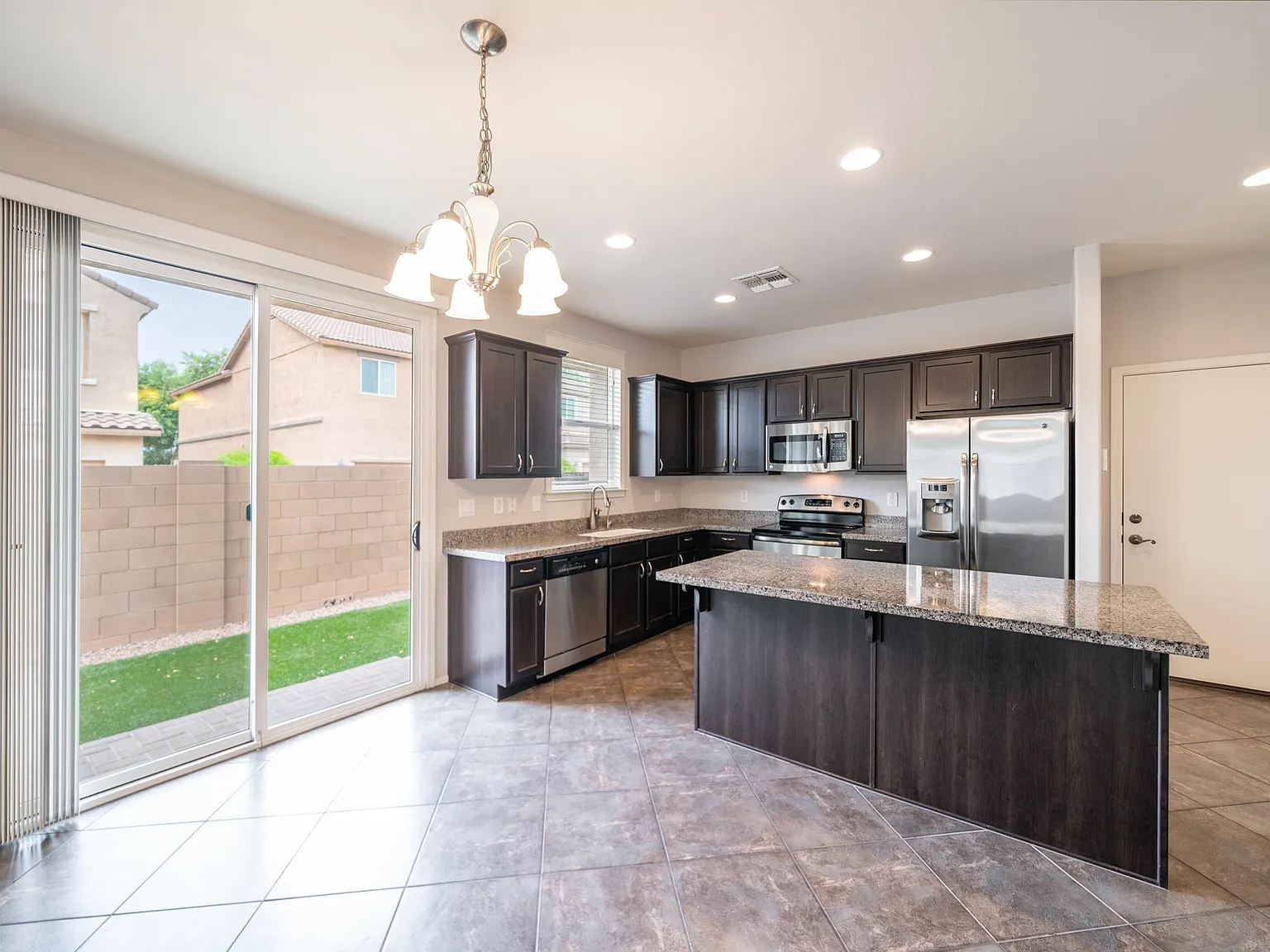 3 bed, 2.5 bath, 1486 sqft, $2,150 — Photo 1