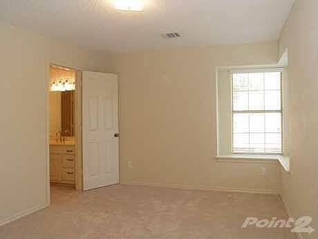 5th image of 710 Royal Birkdale Dr