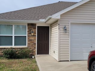 617 Terry Dr, Pleasant Hill, MO 64080