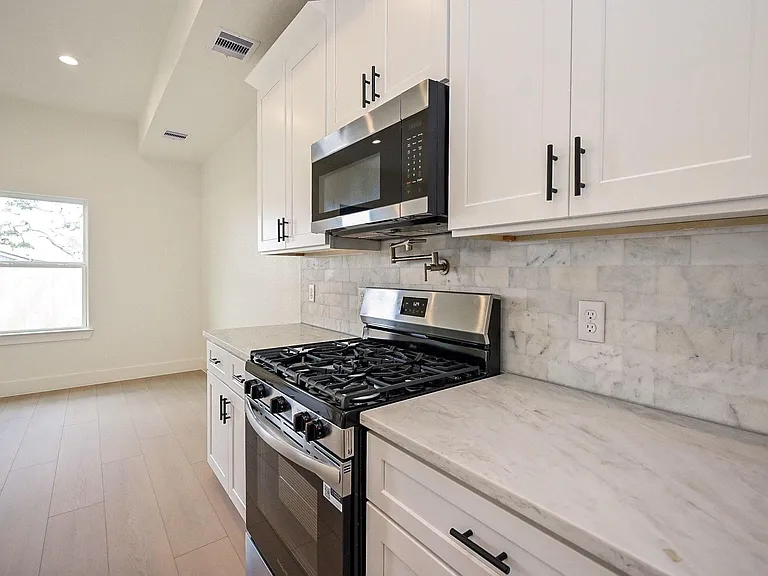 3839 Noah St #B — Photo 7