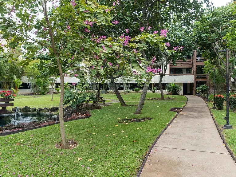 1015 Aoloa Pl — Photo 23