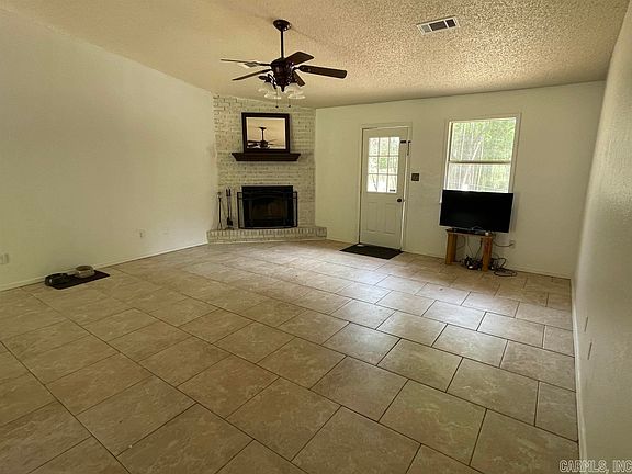 4th image of 129 Ernestway St