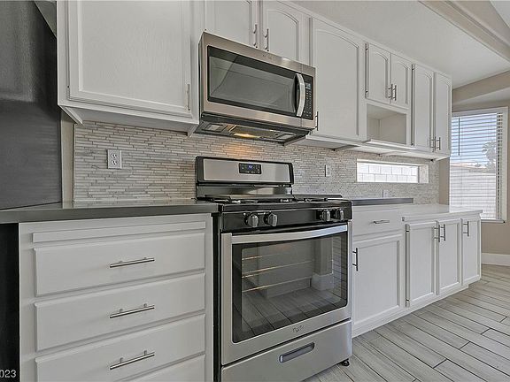 5th image of 9071 Baysinger Dr