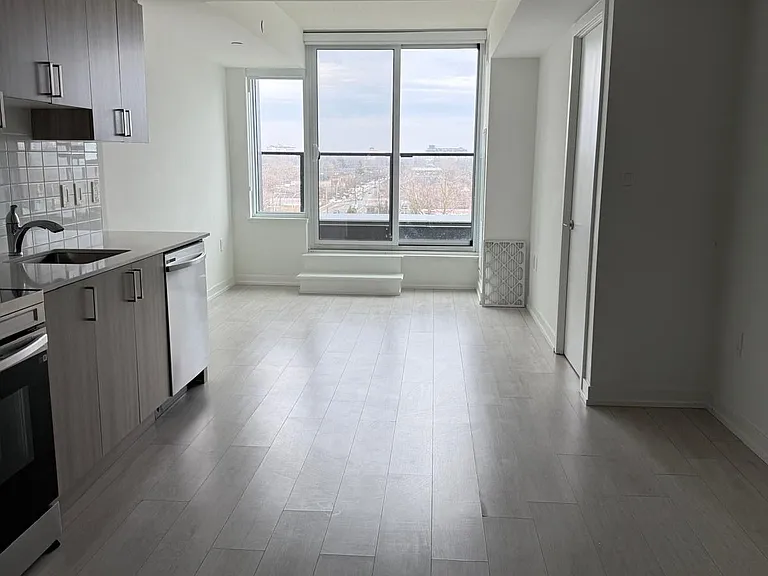 556 Marlee Ave #814 — Photo 8