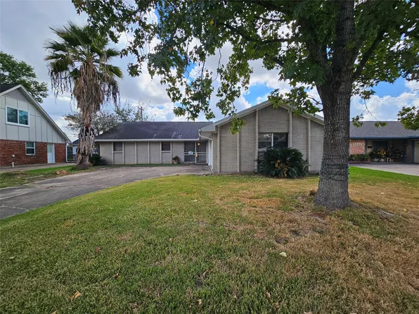 5526 Whispering Creek Way, Houston, TX 77017