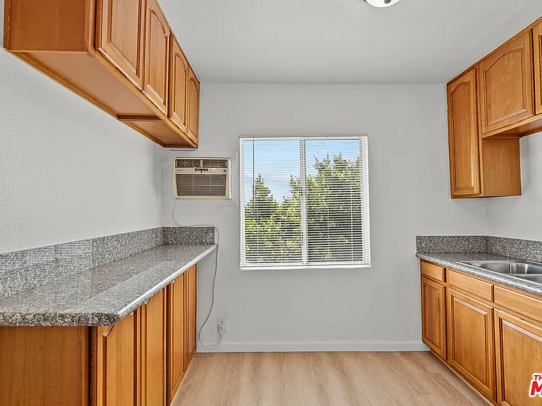 1540 N Fuller Ave #8 — Photo 7