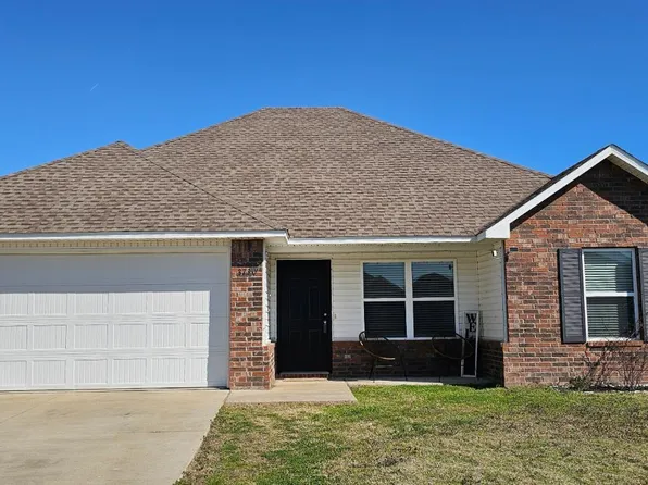 3730 Churchill Dr, Jonesboro, AR 72404