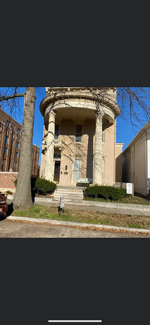 210 SE First Street — Photo 1