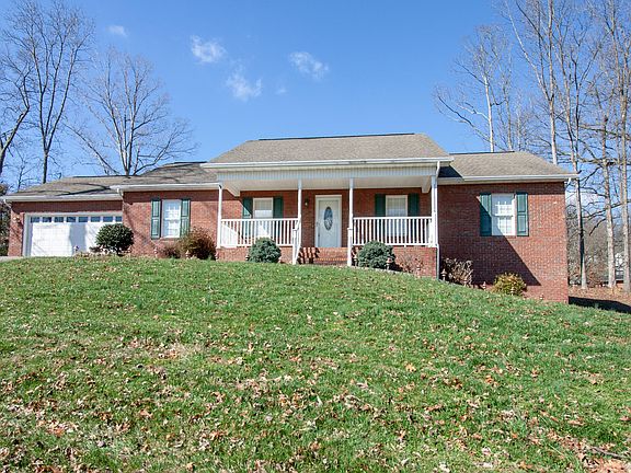 2nd image of 1082 Le Amron Dr