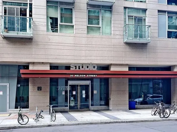 30 Nelson St, Toronto, ON