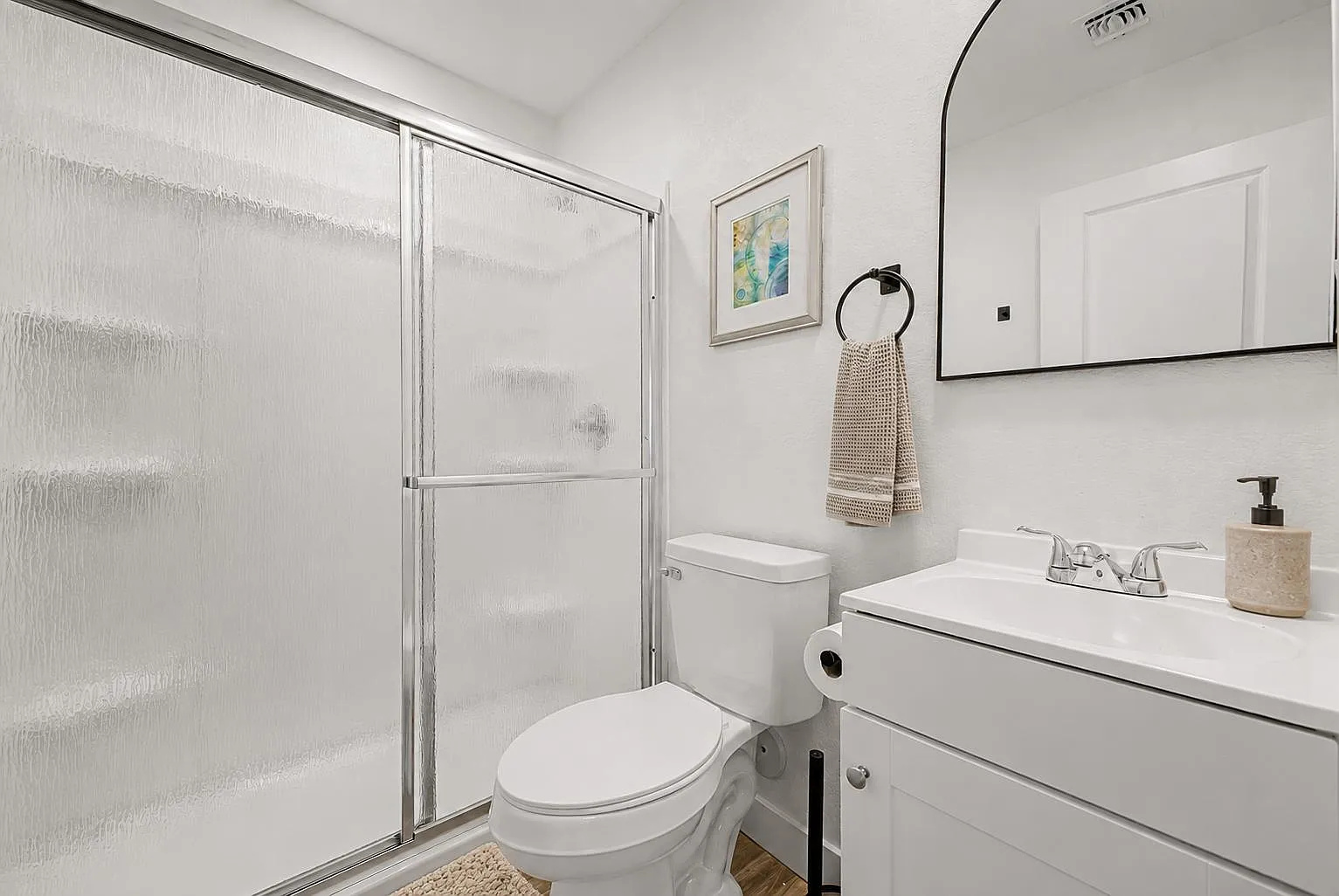 4 bed, 3.0 bath, 1570 sqft, $858 — Photo 3