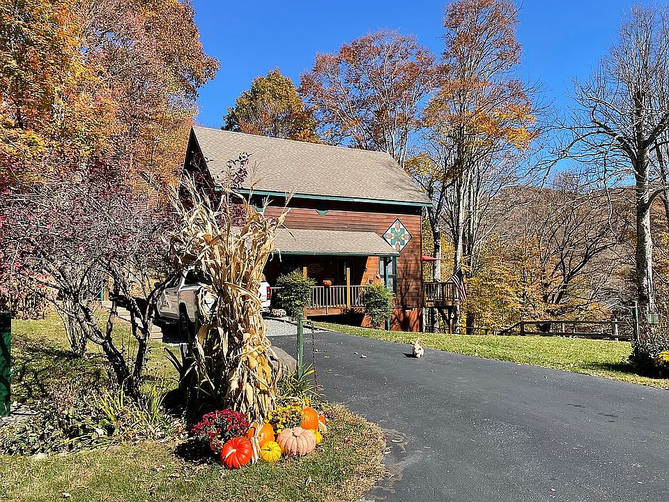 1st image of 102 Maple Brook Ln