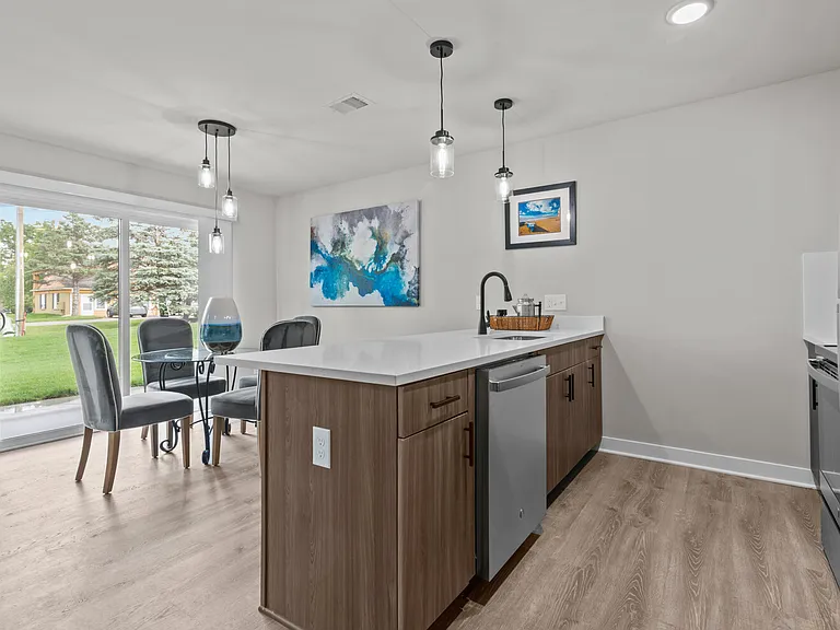 Ivy Townhomes — Photo 4