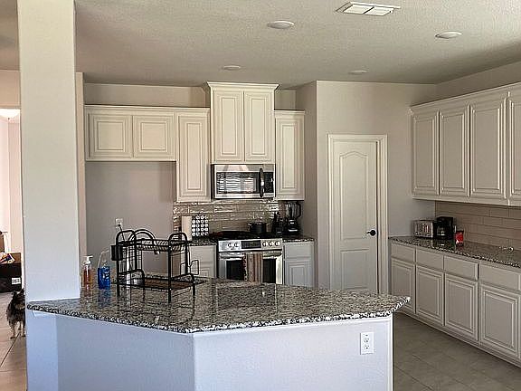 4th image of 1005 Granger Dr