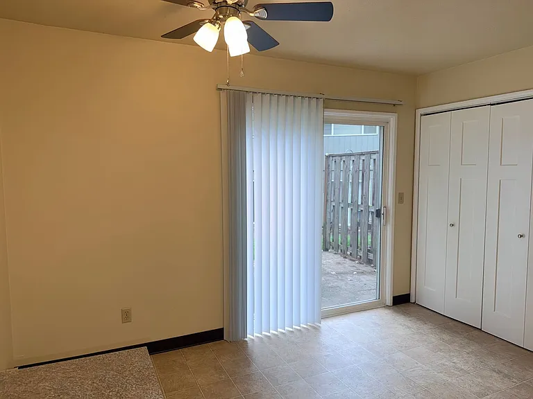 4815 SE Railroad Ave — Photo 4