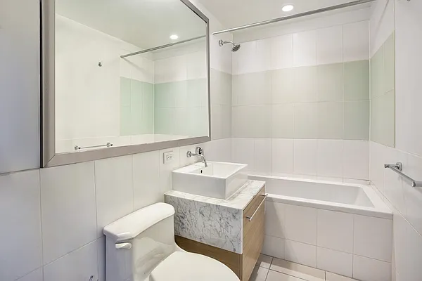 Rented by Hooli Homes New York Inc | media 4