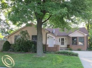 1501 Kenwood St, Trenton, MI 48183