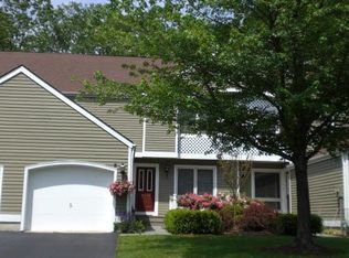 8 Nottingham Ct, Monroe Township, NJ 08831