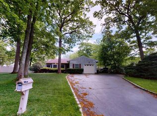 4 Pritchard Cres, Port Jefferson Station, NY 11776