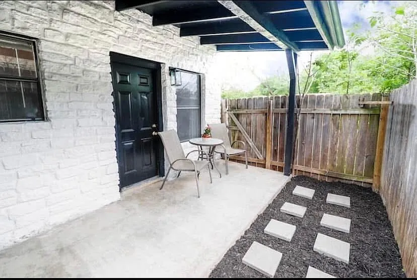 2 bed, 1.5 bath, 936 sqft, $1,500 — Photo 4