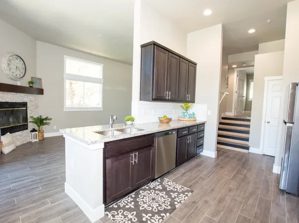 The Ridge Apartments, 788 Mikkelsen Dr #212, Auburn, CA 95603