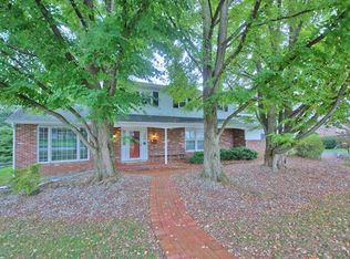 417 Iroquois St, Emmaus, PA 18049