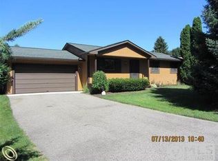 5221 Weston Ct, Commerce Township, MI 48382