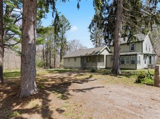 14 Collins Rd, Ashaway, RI 02804