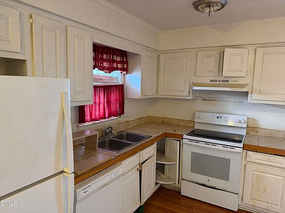 3rd image of 3716 Dusty Ln