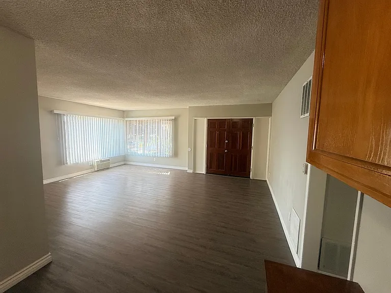 4151 Somerset Dr — Photo 3
