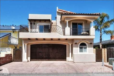 Oversized driveway and Beautiful exterior
