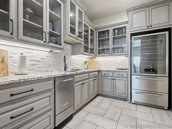 4th image of 17525 S 71st East Ave