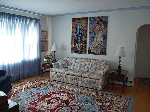 5th image of 166 Foster Ave