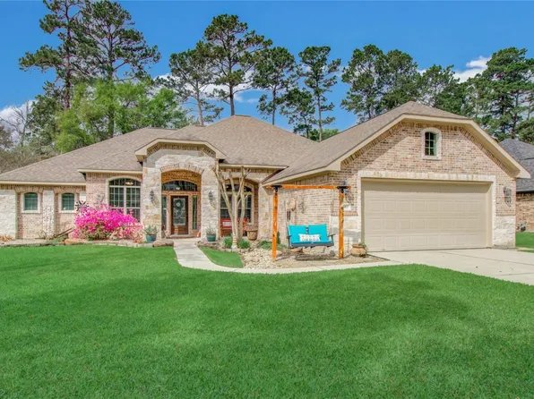 1003 Garrett Dr, Magnolia, TX 77354