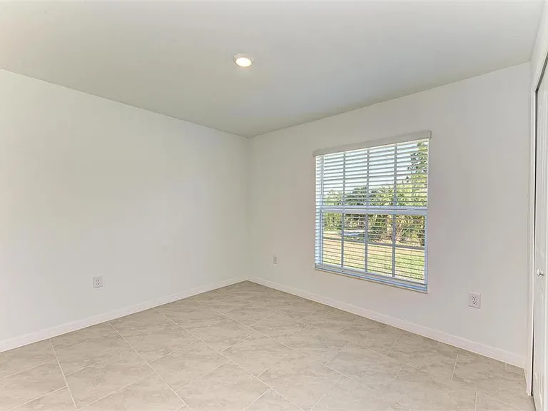 23444 Steeple Ave — Photo 19