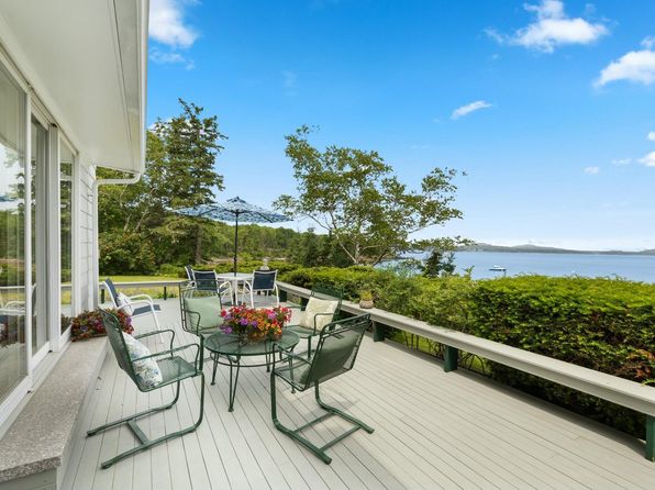36 Burr Way, Owls Head, ME 04854