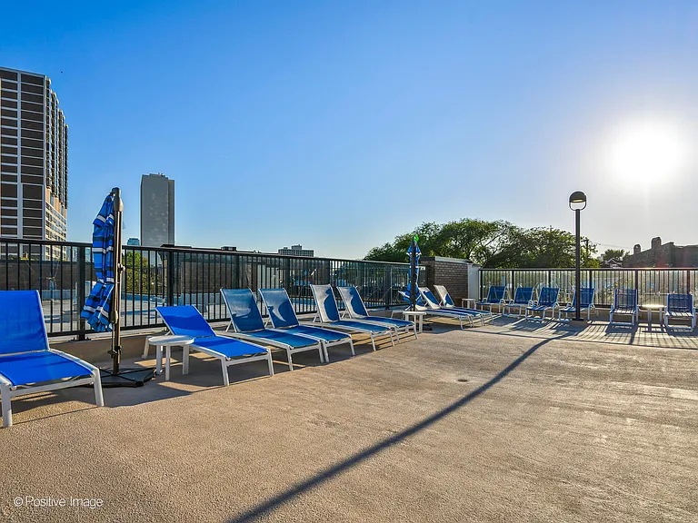 1850 N Clark St #710 — Photo 17