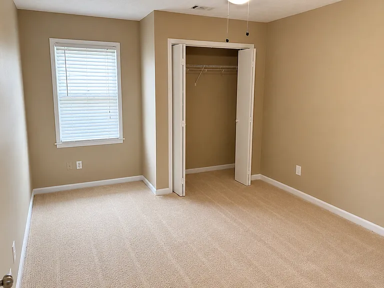 1710 Underwood Dr SE — Photo 5