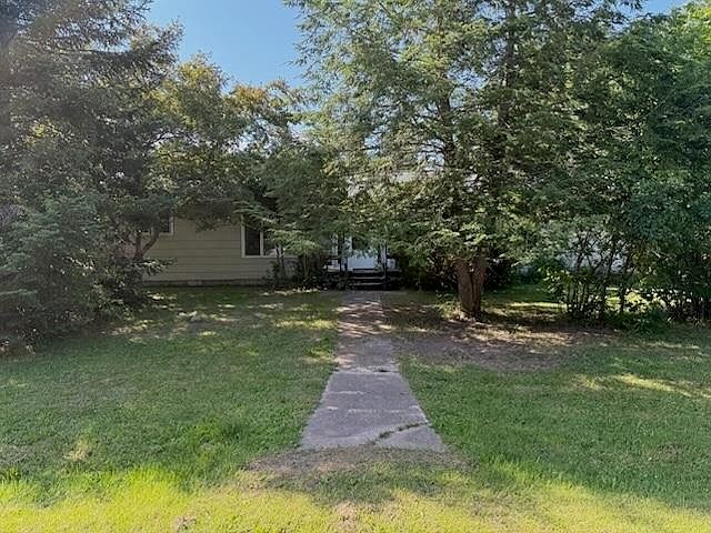 2nd image of 409 5th St E