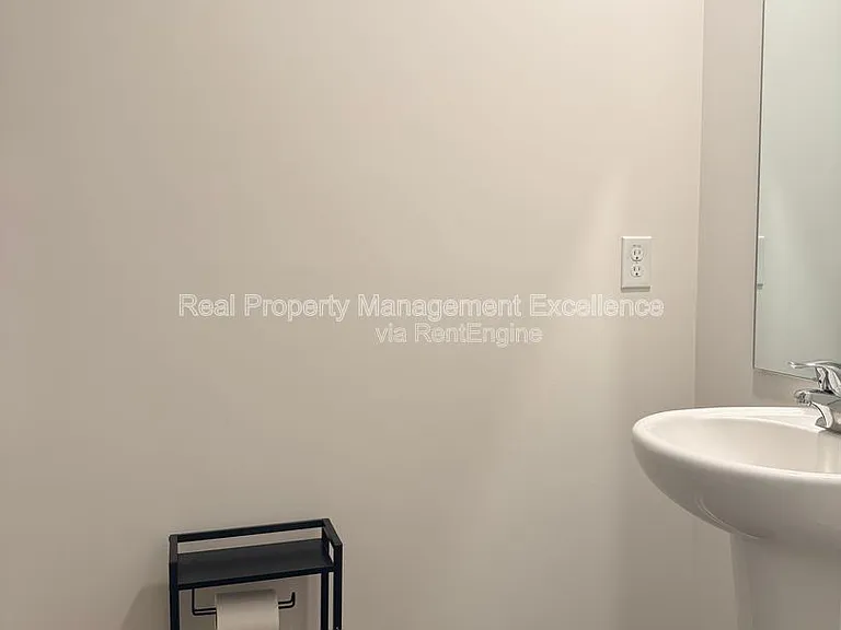 58 Sweet Meadow Rd — Photo 35